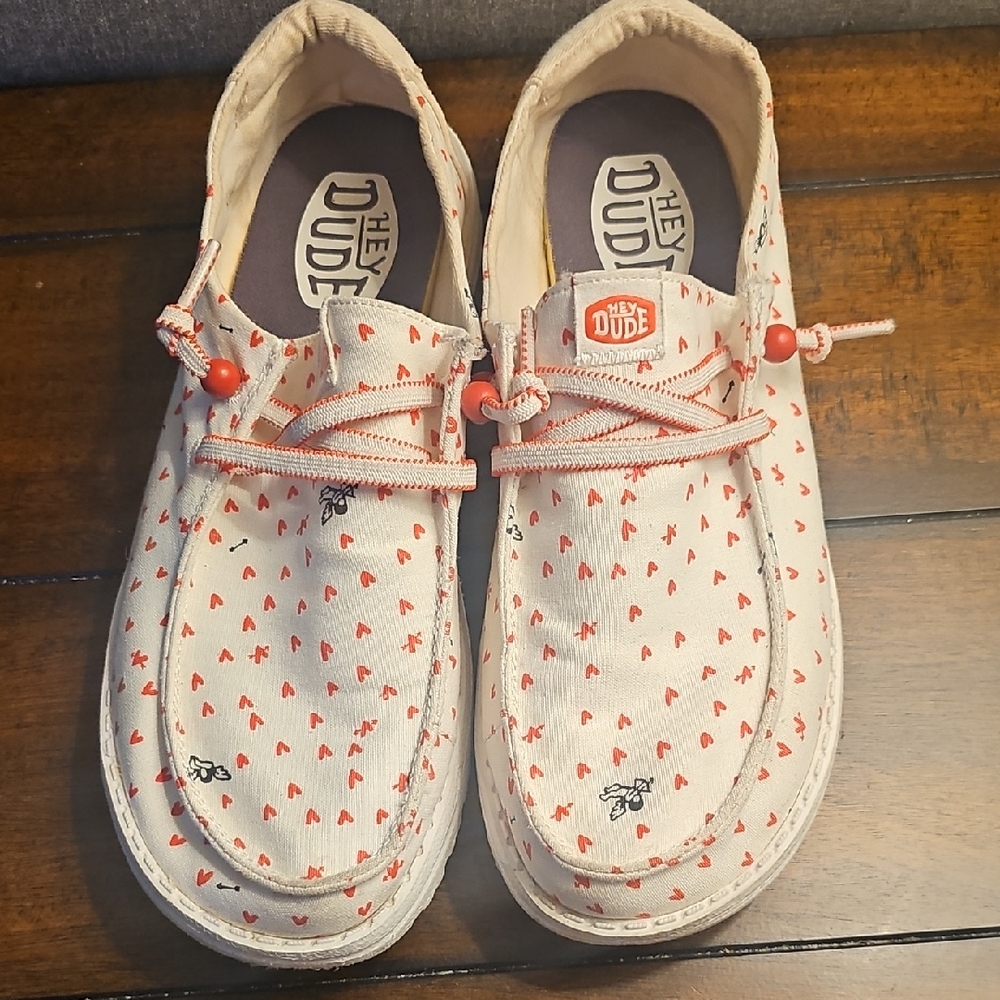 Hey Dude Women Wendy Cream With Hearts